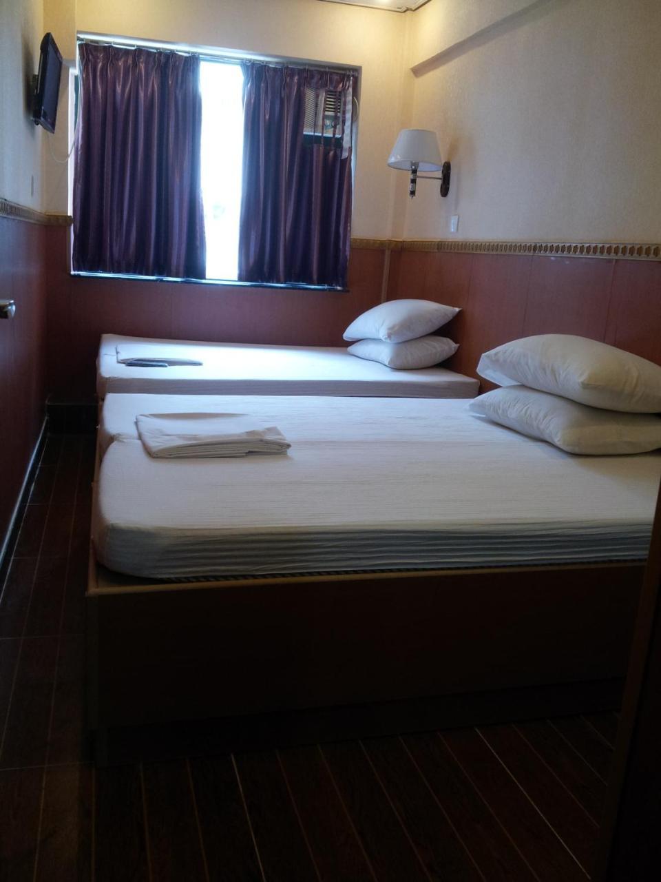 Just Inn On Nathan Road Гонконг Экстерьер фото