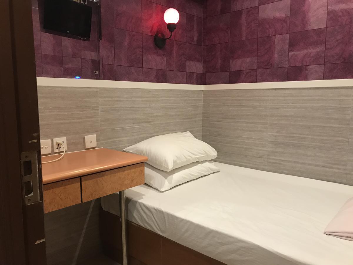 Just Inn On Nathan Road Гонконг Экстерьер фото